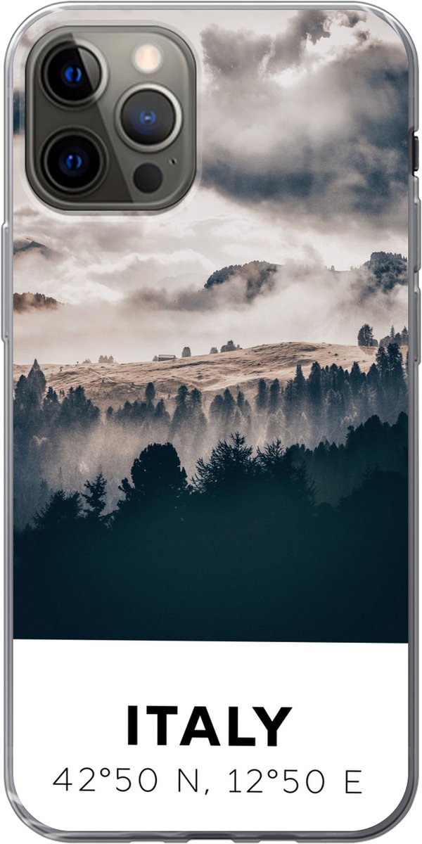 Telefoonhoesje Geschikt voor iPhone 12 Pro hoesje - Italië - Mist - Bos - Boom - Siliconen Telefoonhoesje Telefoonhoesje