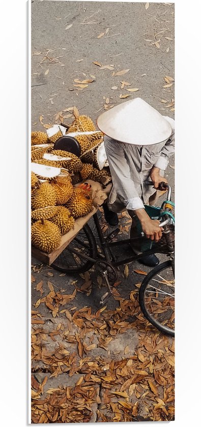 WallClassics - PVC Schuimplaat- Bovenaanzicht van Thaise Man met Vruchten - 20x60 cm Foto op PVC Schuimplaat