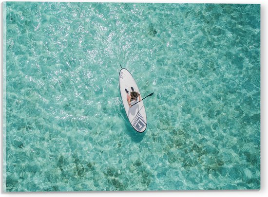 WallClassics - Acrylglas - Bovenaanzicht van Suppende Vrouw op Heldere Oceaan - 40x30 cm Foto op Acrylglas (Met Ophangsysteem)