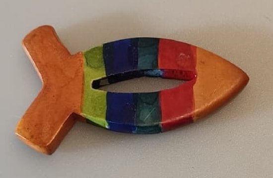 Nog meer sfeer in uw woonomgeving met deze prachtig handgemaakte regenboog vis! Een bijzondere vis gemaakt van speksteen, een zachte natuursteen. Vind een gezellig plekje in je huis, serre/tuinkamer of in de werkkamer. Voor uzelf of Bestel Een Cadeau