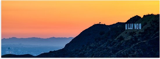 WallClassics - Poster (Mat) - Hollywood Sign met Zonsondergang - 90x30 cm Foto op Posterpapier met een Matte look