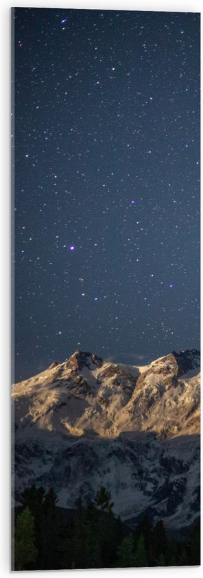 WallClassics - Acrylglas - Heldere Sterrenhemel boven Witte Bergtoppen - 30x90 cm Foto op Acrylglas (Wanddecoratie op Acrylaat)