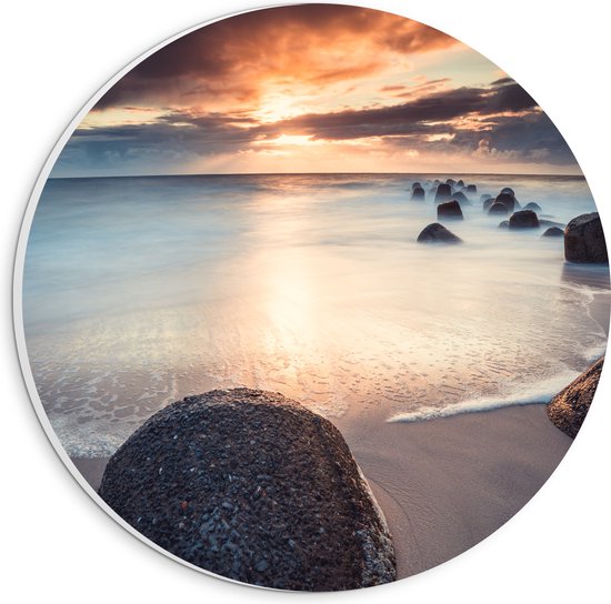 WallClassics - Plaque de Mousse PVC Cercle Mural - Nuages Sombres avec Soleil sur Plage - 20x20 cm Photo sur Cercle Mural (avec système d'accrochage)