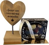 Valentijn - Wooden Heart - Ik hou van jou - Bonbons - Lint: Speciaal voor jou - Cadeauverpakking