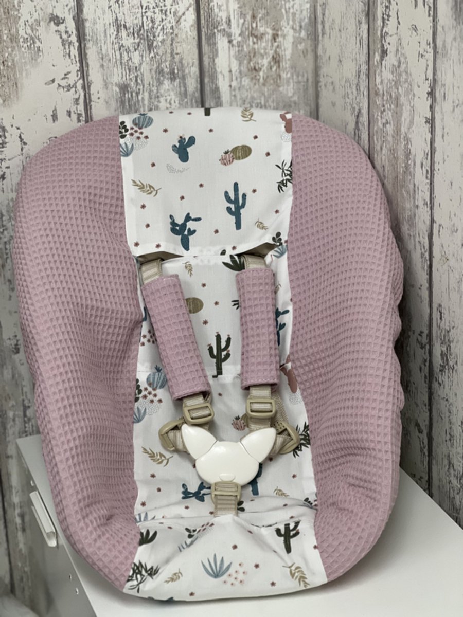 Stokke newborn hoes oud roze gekleurde cactussen