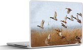 Laptop sticker - 10.1 inch - Eend - Vogel - Riet - Water - Eenden - 25x18cm - Laptopstickers - Laptop skin - Cover