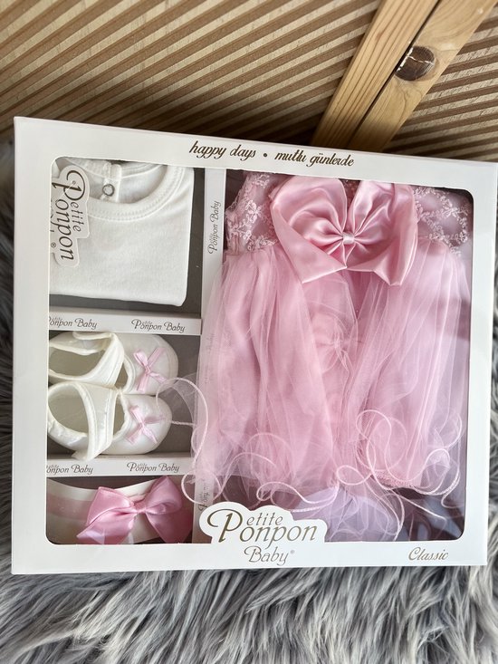 luxe feestjurk-bruidsjurk-Baby jurk-doopjurk -dooppakje-jurk-onderhemd-haarband-schoentjes- pasgeboren-new born-geschenkenset -geschenkdoos-kraamcadeau-fotoshoot newborn-4 delige set-roze feestjurk-tule jurk met staart-maat 56/62 (0 tem 3 maanden van BabyLuna — afbeelding 2