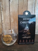 Cadeauset-Pakket-Kerst-Kerstmis-Kerstpakket-Chocolade-Belgische Chocolade-Merry Christmas-Happy New year-Happy-Gelukkig nieuwjaar-waterglas-glas-wijnglas-vriendin-lieve vriendin-vriendinnen-zus-BFF