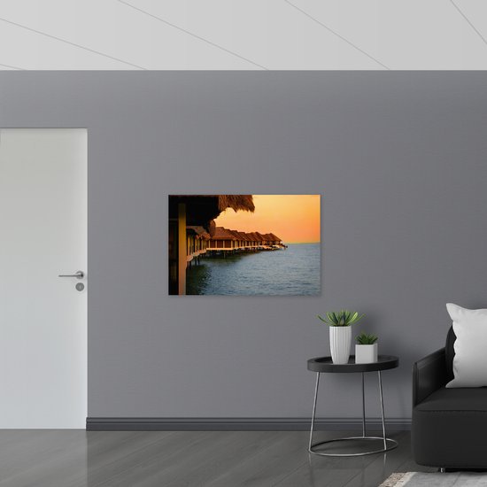 WallClassics - Bois - Maisons sur poteaux dans la mer - 105x70 cm - 12 mm d'épaisseur - Photo sur bois (avec système de suspension)