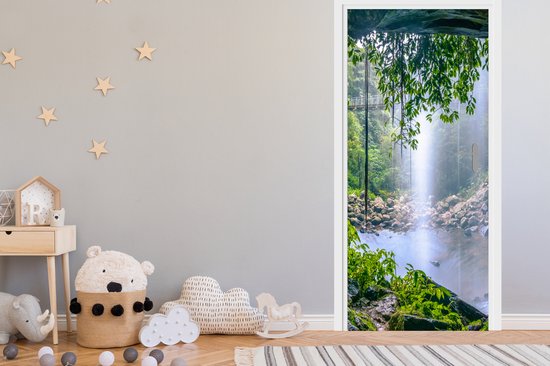Deurposter 80x205 cm - Deursticker Jungle - Regenwoud - Water - Waterval - Planten - Meubelfolie zelfklevend - Deurfolie woonkamer - Interieurfolie fotobehang - Deur plakfolie - Deurstickers - Deurbehang sticker - Kamer decoratie