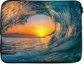 Laptophoes 15.6 inch - Zonsondergang - Water - Golf - Oranje - Laptop sleeve - Binnenmaat 39,5x29,5 cm - Zwarte achterkant