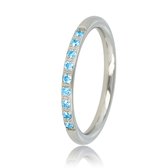 Fijne aanschuifring zilverkleurig met blauwe steentjes - Smalle en fijne ring met blauwe zirkonia steentjes - Met luxe cadeauverpakking