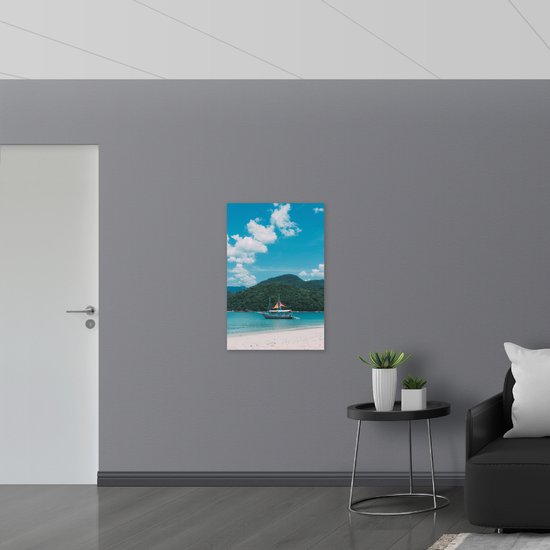 WallClassics - Dibond - Navire sur une mer bleue claire - 60x90 cm Photo sur aluminium (Décoration murale en métal)