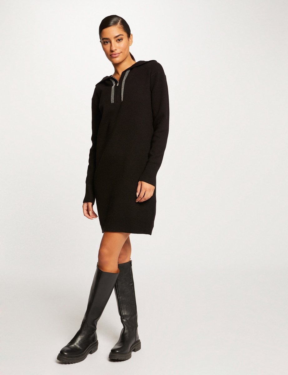 Straight jumper dress with hood 222 Rmcap Size : M