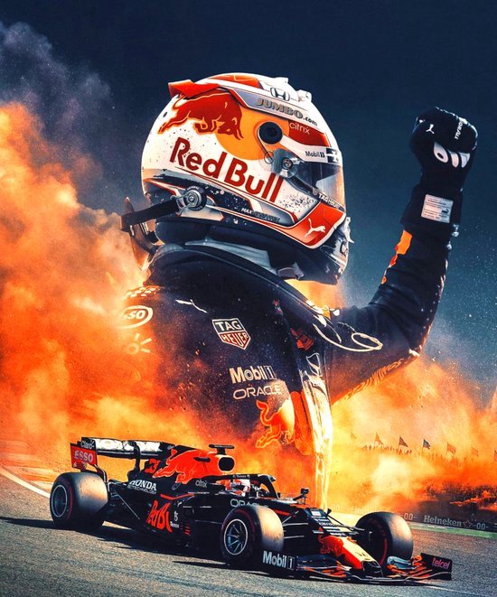 Max Verstappen avec un casque Red Bull et une voiture de course, aux couleurs orange et noire avec des flammes.