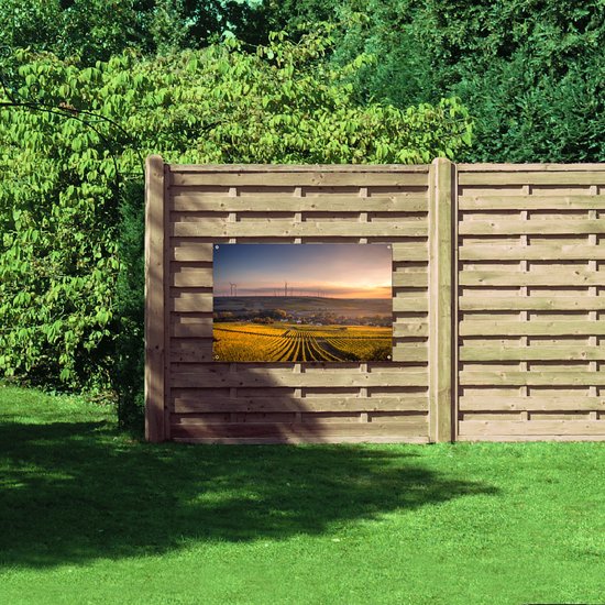 WallClassics - Poster de jardin - Moulins à vent en bordure de village - 120x80 cm Photo sur Poster de jardin (décoration murale pour l'extérieur et l'intérieur)