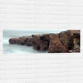 WallClassics - Muursticker - Mist rond Bergen - 120x40 cm Foto op Muursticker