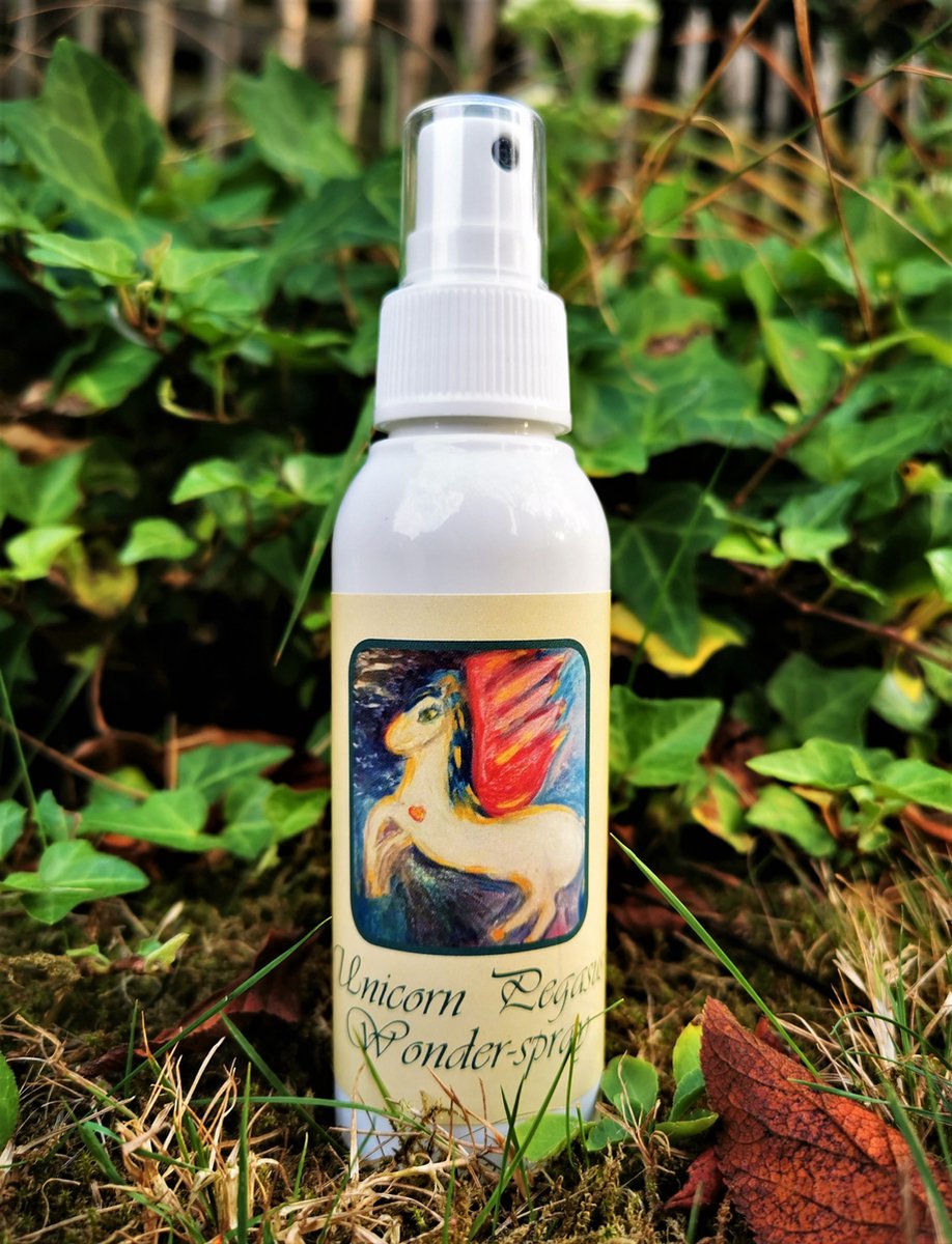 Goedkoopste Unicorn Pegasus Spray - Magical Aura Chakra Spray - In the Light of the Goddess by Lieve Volcke - Auraspray - 100 ml