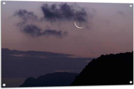 WallClassics - Poster de Jardin - Lune Étroite Avec Nuages et Montagnes - 105x70 cm Photo sur Poster de Jardin (décoration murale pour l'extérieur et l'intérieur)