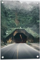 WallClassics - Tuinposter – Weg richting Tunnel in Berg - 40x60 cm Foto op Tuinposter  (wanddecoratie voor buiten en binnen)