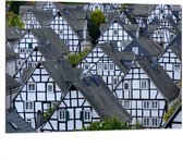 WallClassics - Dibond - Toppen van Kleine Huisjes in het Bruin-Wit - 100x75 cm Foto op Aluminium (Wanddecoratie van metaal)