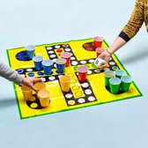 Drankspel - Ludo Drankspel XXL - Drinking Ludo XXL - Incl. 16 Grote Cups - Plastic Vloerzeil - Grote Dobbelsteen