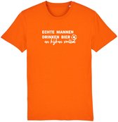 Echte mannen drinken bier en kijken voetbal Rustaagh unisex t-shirt M - Oranje shirt dames - Oranje shirt heren - Oranje shirt nederlands elftal - EK voetbal 2024 shirt - EK voetbal 2024 kleding - Nederlands elftal voetbal shirt