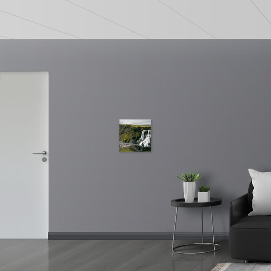 WallClassics - Toile - Chutes d'eau dans les Montagnes boisées - Photo sur toile 40x40 cm (Décoration murale )