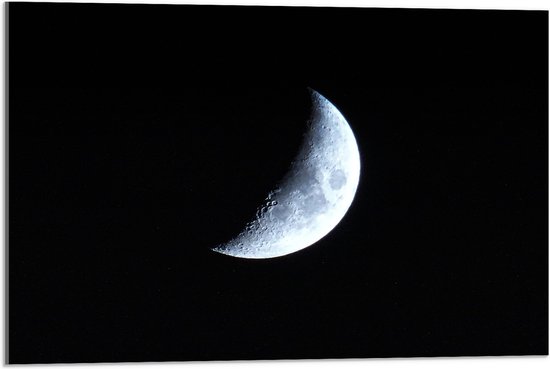 WallClassics - Acrylglas - Halve Maan in Donkere Hemel - 75x50 cm Foto op Acrylglas (Wanddecoratie op Acrylaat)