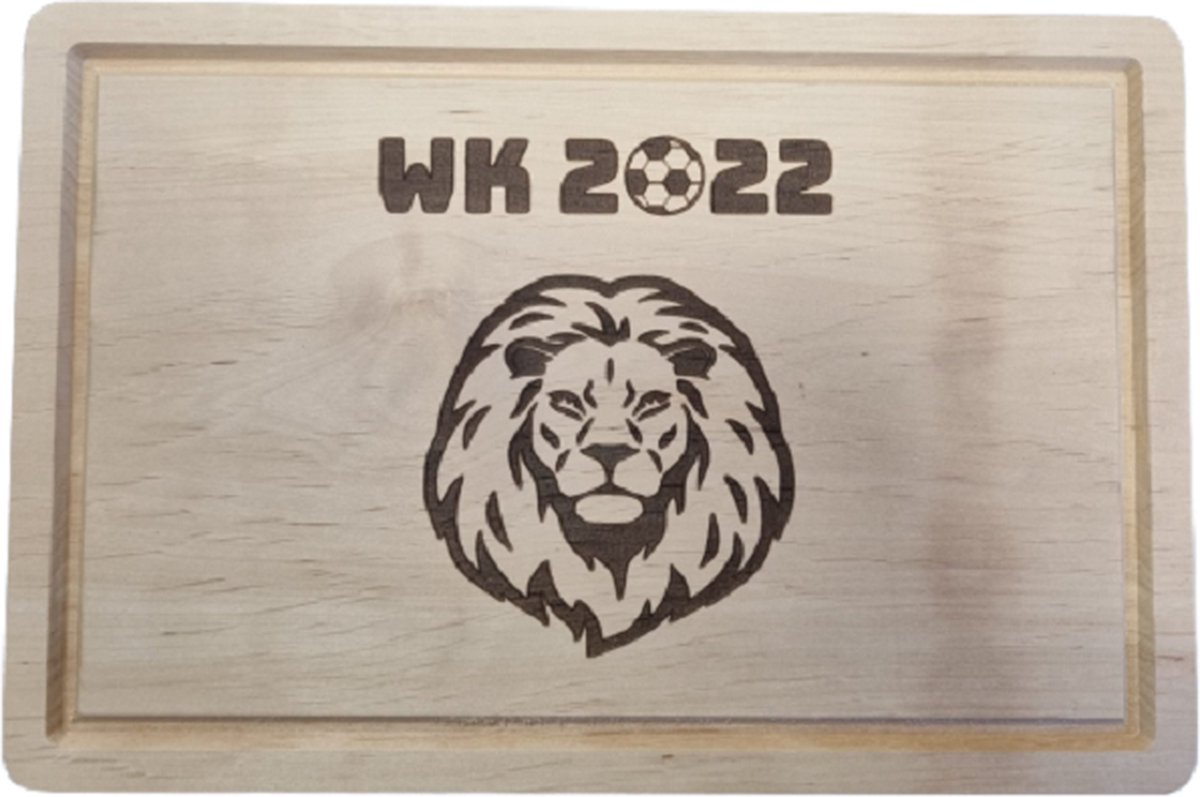 WK leeuw serveerplank -snijplank - borrelen tijdens WK 2022 - leeuw - hapjes serveren - houten serveerplank - voetbal - WK voetbal