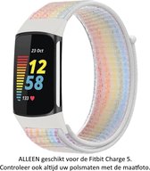 Wit met Regenboog strepen Nylon Bandje geschikt voor Fitbit Charge 5 & Charge 6 – Maat: zie maatfoto – rainbow progress pride nylon smartwatch strap - Polsbandje - Horlogeband / Polsband / Armband