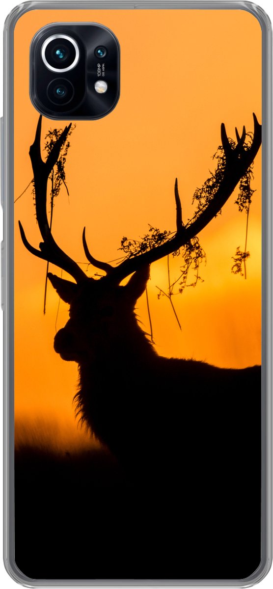Telefoonhoesje Geschikt voor Xiaomi Mi 11 hoesje - Hert - Oranje - Silhouet - Dieren - Natuur - Siliconen Telefoonhoesje Telefoonhoesje