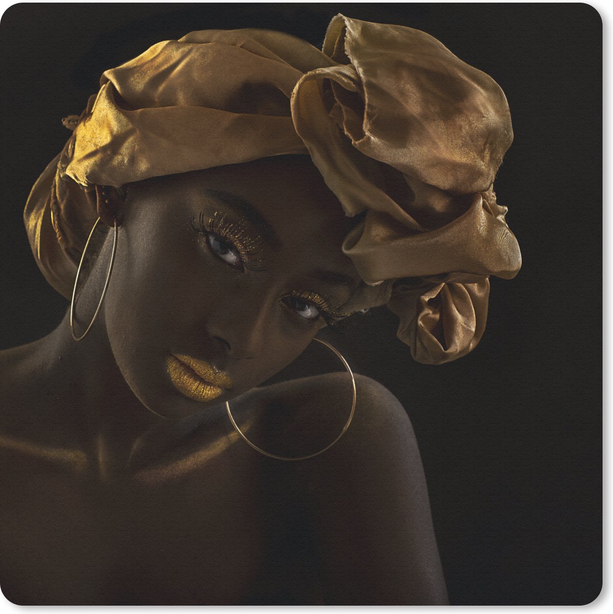 Muismat 20x20 cm - Mousepad Vrouwen - Hoofddoek - Goud - Luxe - Muismatten