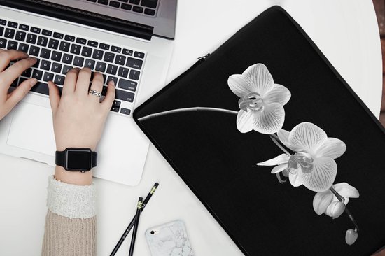 Housse pour ordinateur portable 17 pouces - Orchidée - Fleurs - Zwart - Rose - Boutons - Housse pour ordinateur portable - Dimensions intérieures 42,5x30 cm