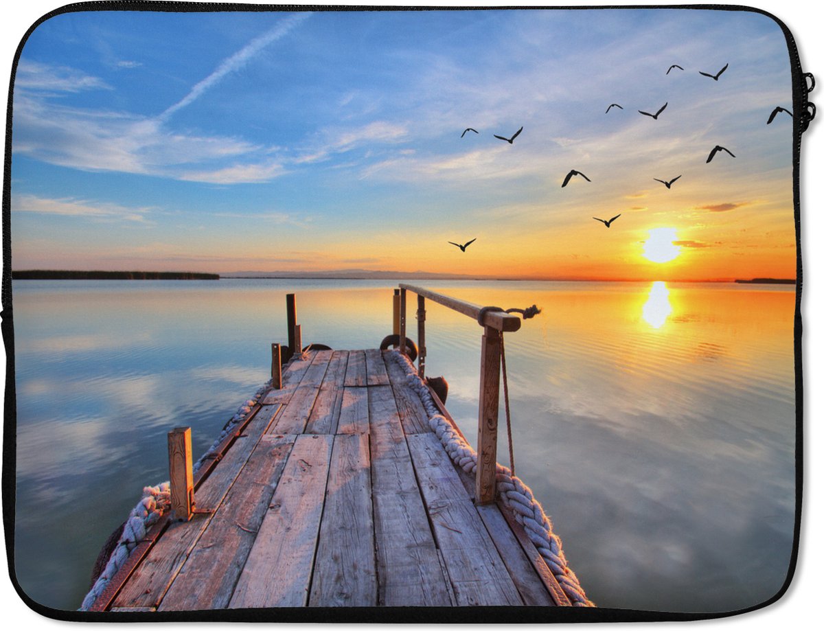 Laptophoes 15.6 inch - Water - Steiger - Vogels - Zonsondergang - Horizon - Laptop sleeve - Binnenmaat 37x26 cm - Zwarte achterkant