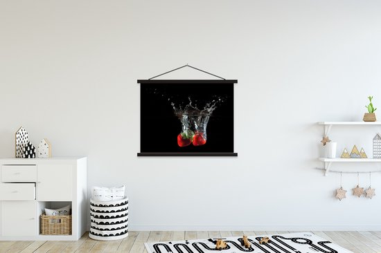 Porte-affiche avec affiche - Affiche scolaire - Fraises - Fruits - Water - Zwart - Rouge - 150x113 cm - Lattes noires