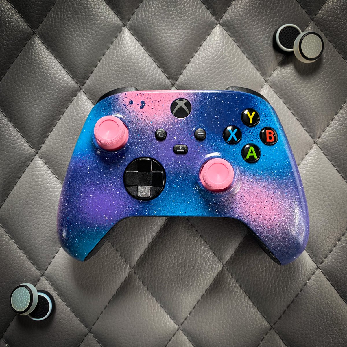 Afslag11 . Custom behuizing geschikt voor de Xbox X/S controller - 'Far, Far Away'