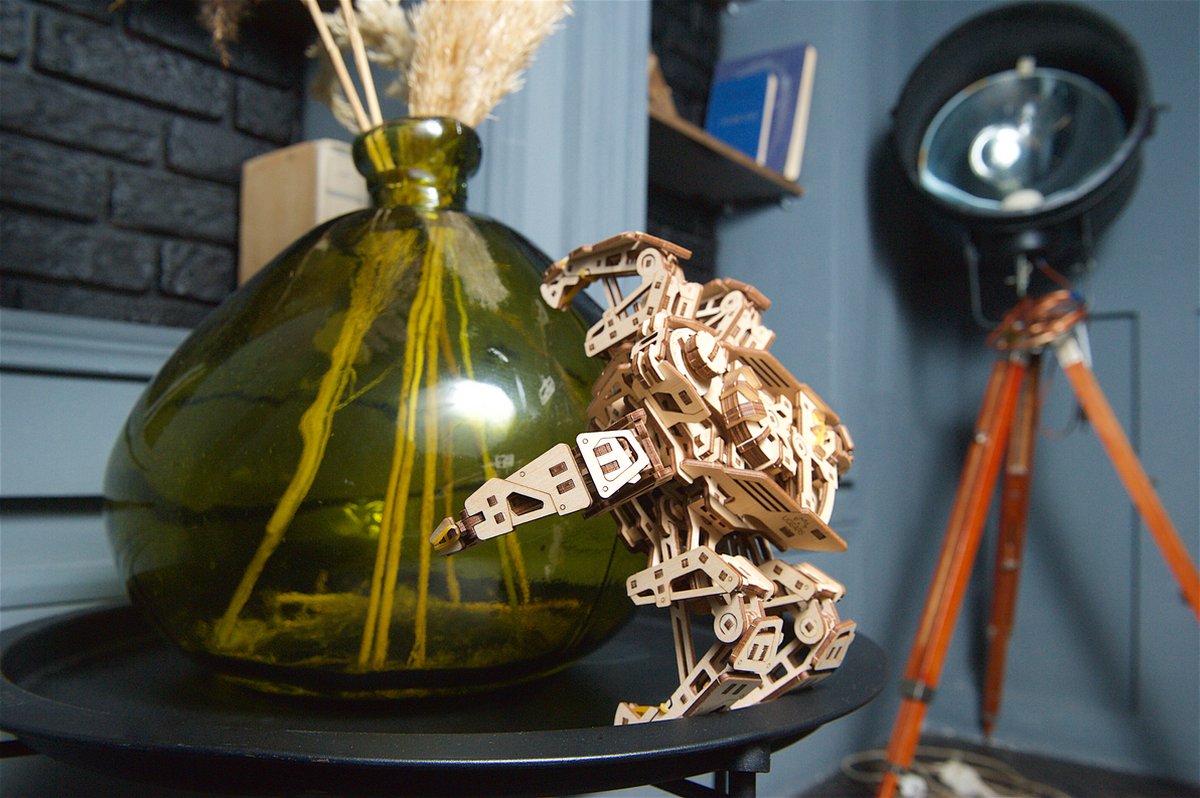 UGEARS Houten 3D Model - Hexapod Verkenner — afbeelding 9