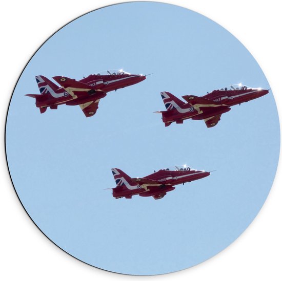 WallClassics - Dibond Muurcirkel - Rode Engelse Straaljagers in Groepje - 70x70 cm Foto op Aluminium Muurcirkel (met ophangsysteem)