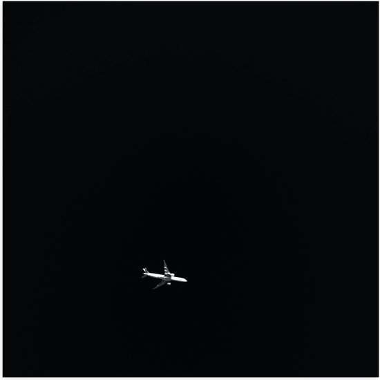 WallClassics - Poster (Mat) - Wit Vliegtuig op Zwarte Achtergrond - 100x100 cm Foto op Posterpapier met een Matte look