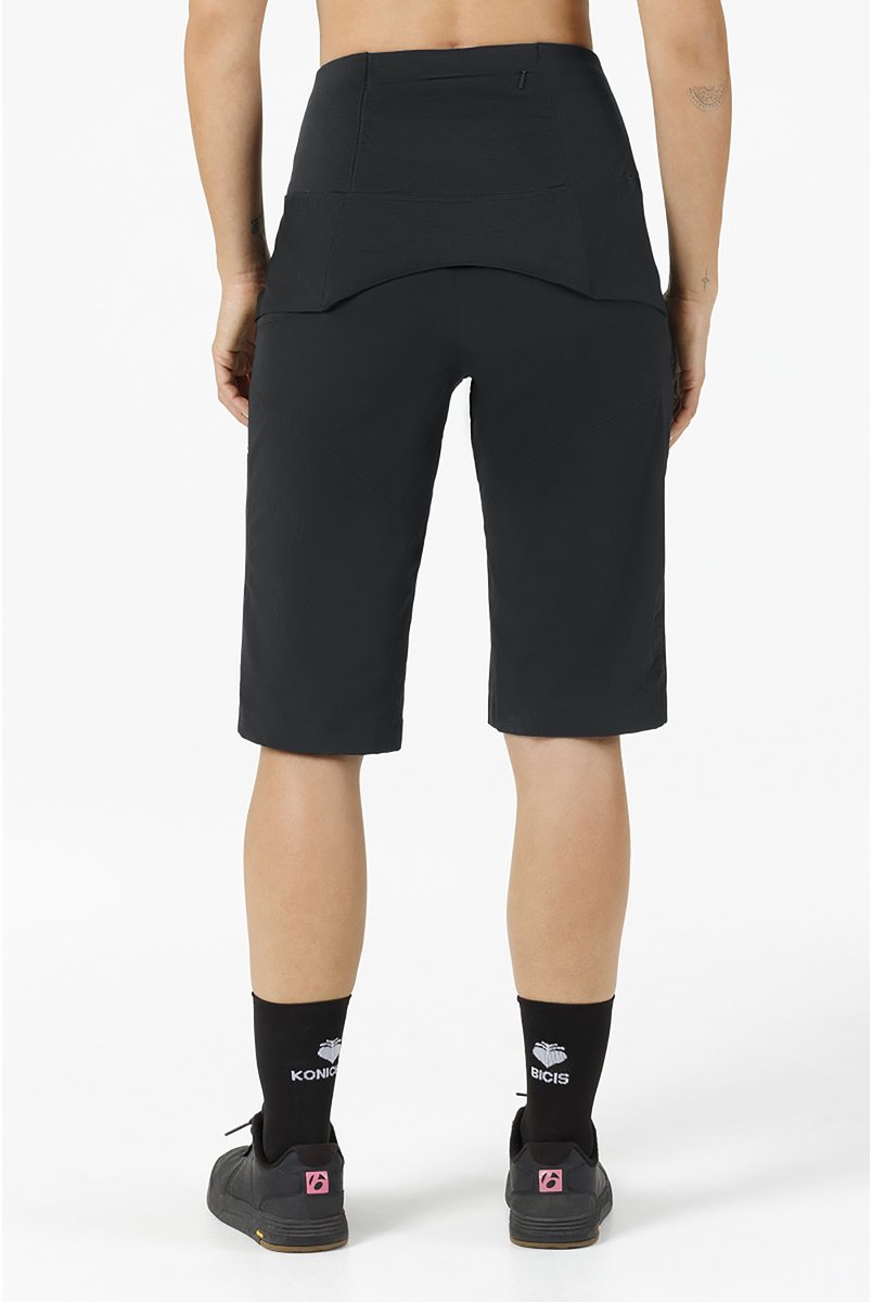 Super Natural Women Unstoppable Shorts Zwart