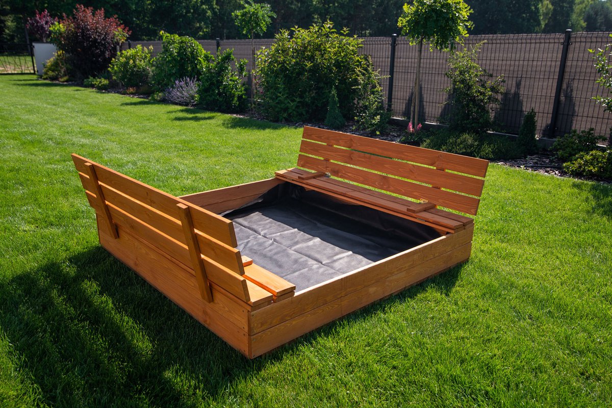 Afsluitbare XL Zandbak met Banken 140x140 cm – Gecertificeerd & Geïmpregneerd Hout | Incl. AFDEKZEIL & GRONDDOEK | Voor 2-3 Kinderen — afbeelding 9