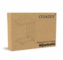 O'DADDY Bijzettafel Robuust en vintage: schets van een tafeltje met houtnerf blad en zwart metalen frame met wielen.