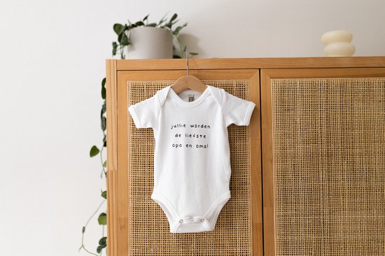 Baby rompertje met tekst - Jullie worden de liefste opa en oma - Maat 50-56 - Aankondiging zwangerschap - Cadeau - Zwangerschap aankondiging - aankondiging baby - pregnancy announcement