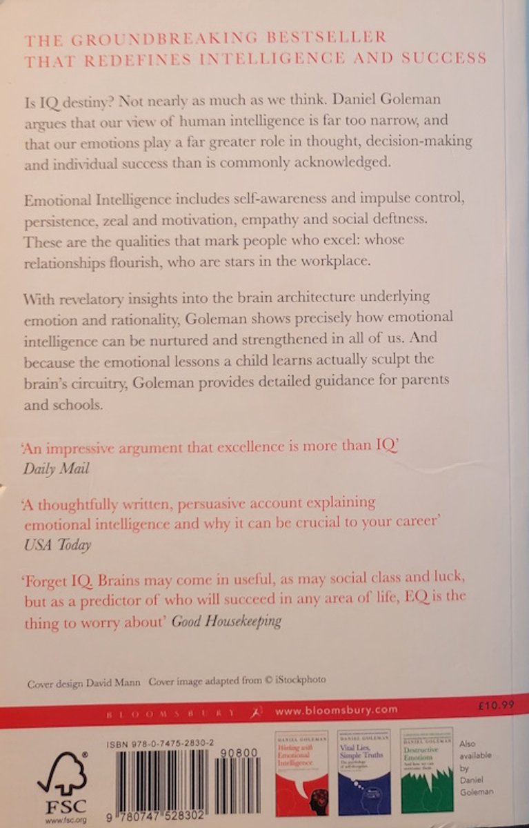 Achterkant van het boek "Emotional Intelligence" van Daniel Goleman, met recensies en uitgeversinformatie.