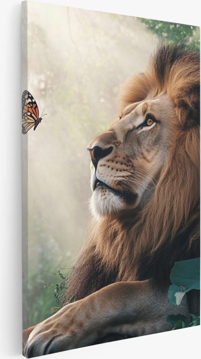 Saammp Canvas Schilderij - Leeuw met Vlinder - Landschap - Natuur - 30x40 - Foto op canvas - Wanddecoratie - Muurdecoratie Woonkamer - Slaapkamer decoratie - Canvas Print Multicolor