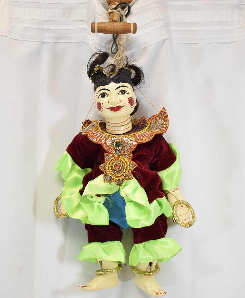 ZoeZo Design - Kleine Oosterse Marionet - afkomstig uit Myanmar- Birma - handgemaakt - kraaltjes - lengte zonder touwtjes 35 cm