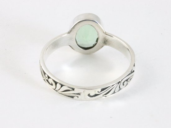 Bague en argent finement travaillée avec améthyste verte - taille 19