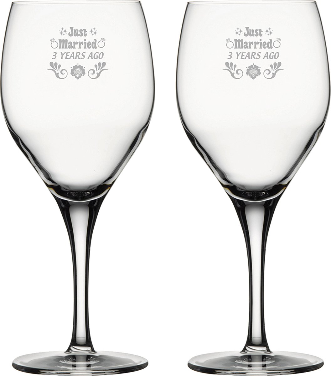 Gegraveerde set rode wijnglazen 42,5cl Just Married 3 years ago