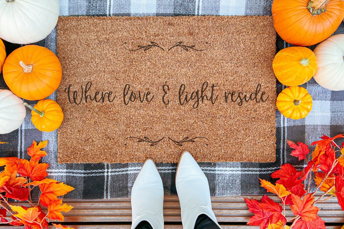 Laser Point Where Love And Light Reside | 60x40 cm | Nieuwe huis cadeau | Ingangsmat | Deurmat met stijl | Verhuizing cadeau | Praktisch & trendy | Perfect voor binnenkomst | Cadeau voor nieuwe woning Bruin | Zwart (Gravering 60x40)